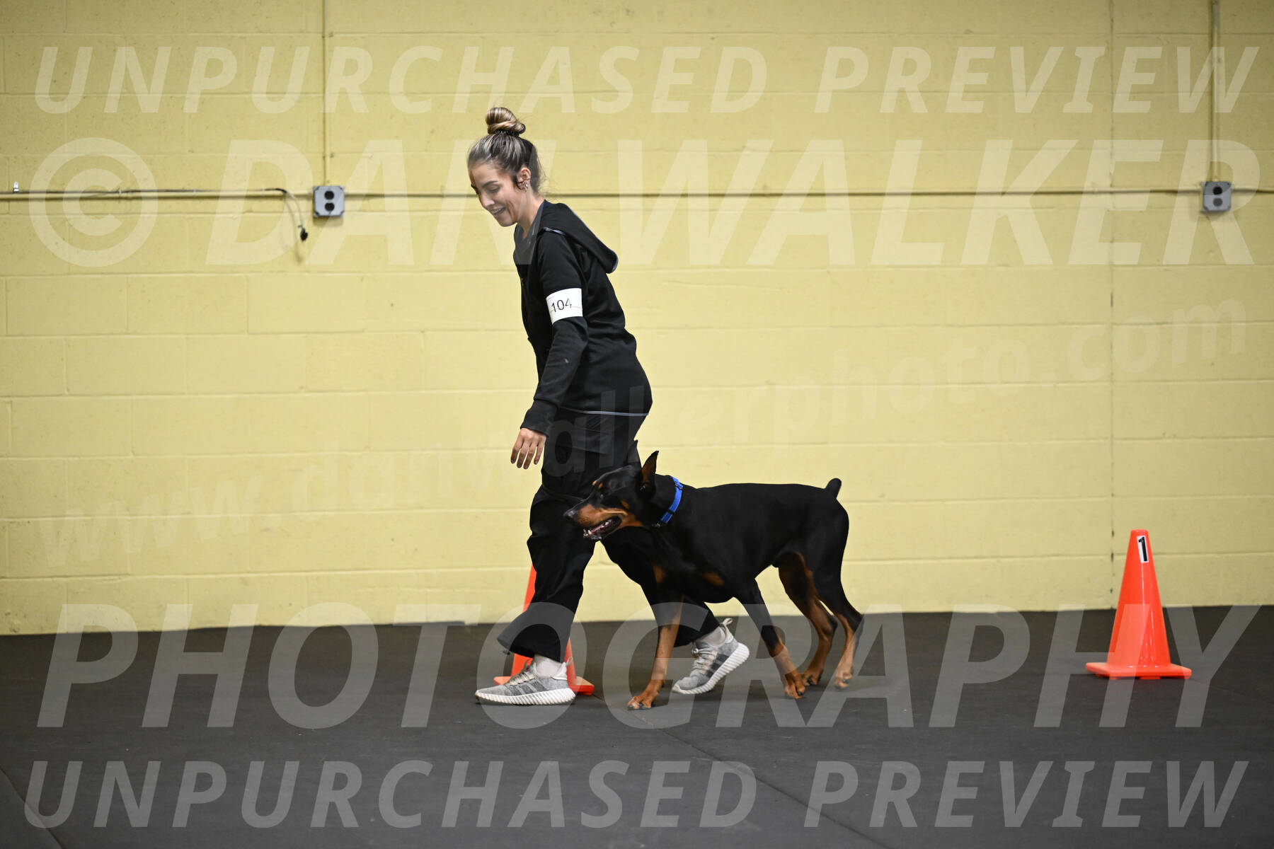 SAT104_0043