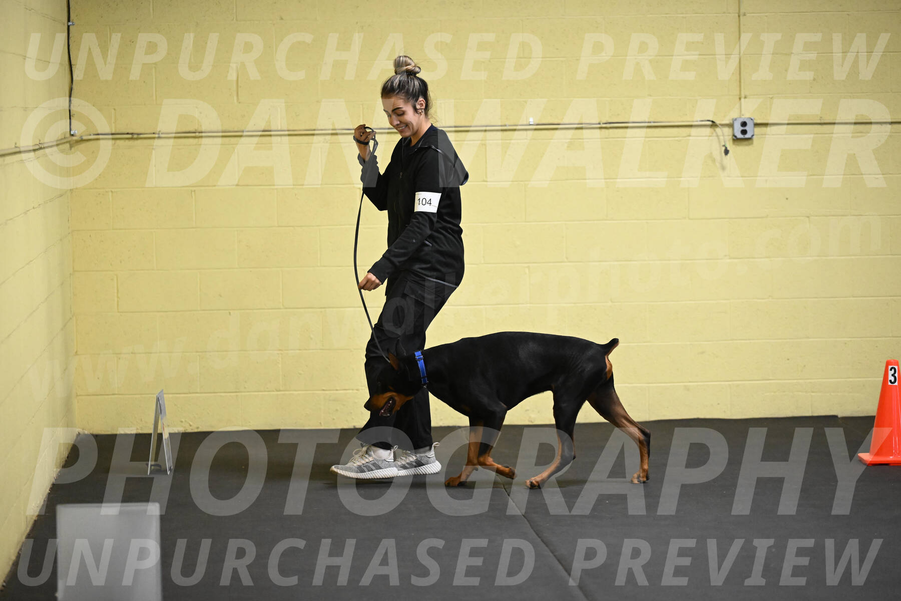 SAT104_0057