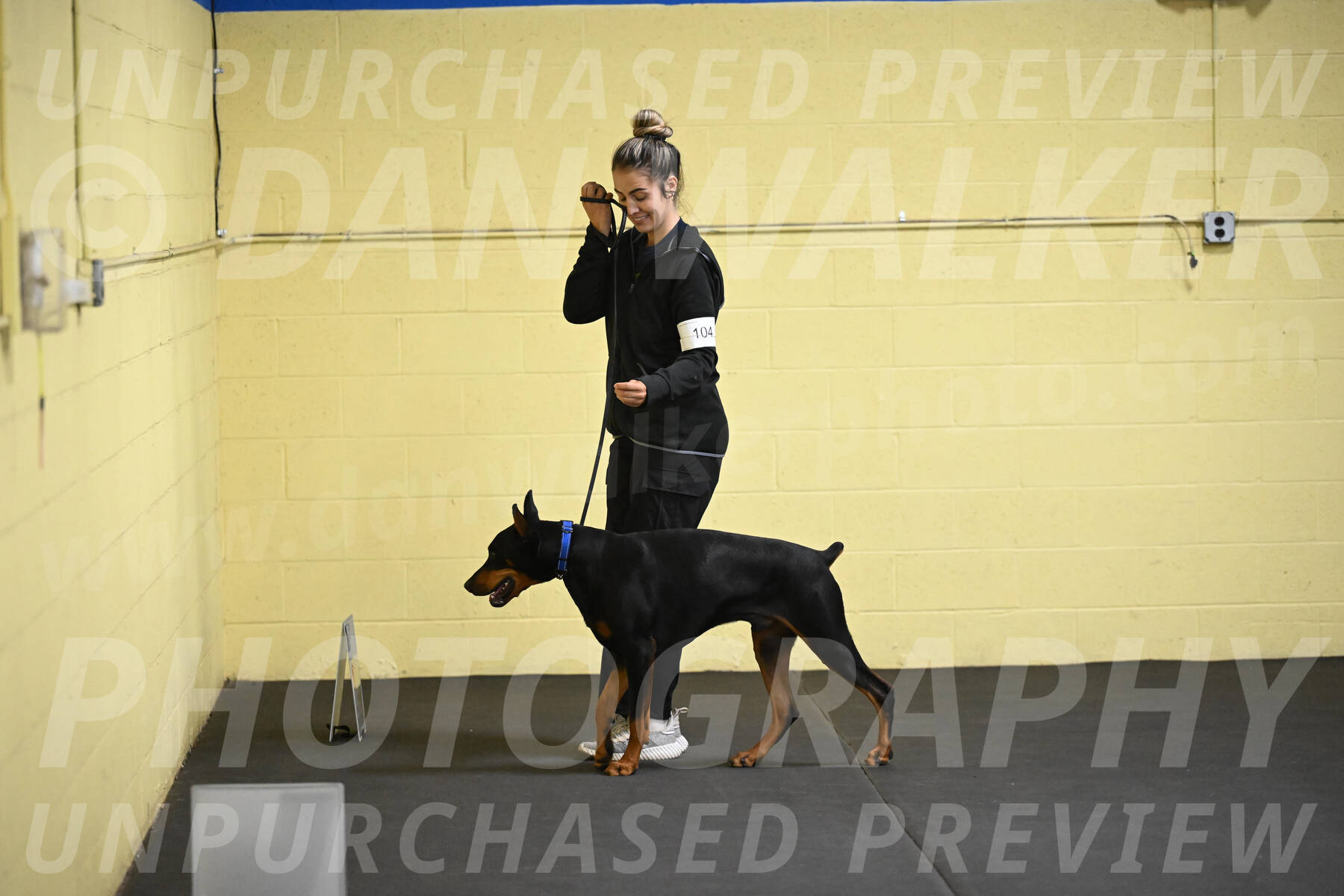 SAT104_0059