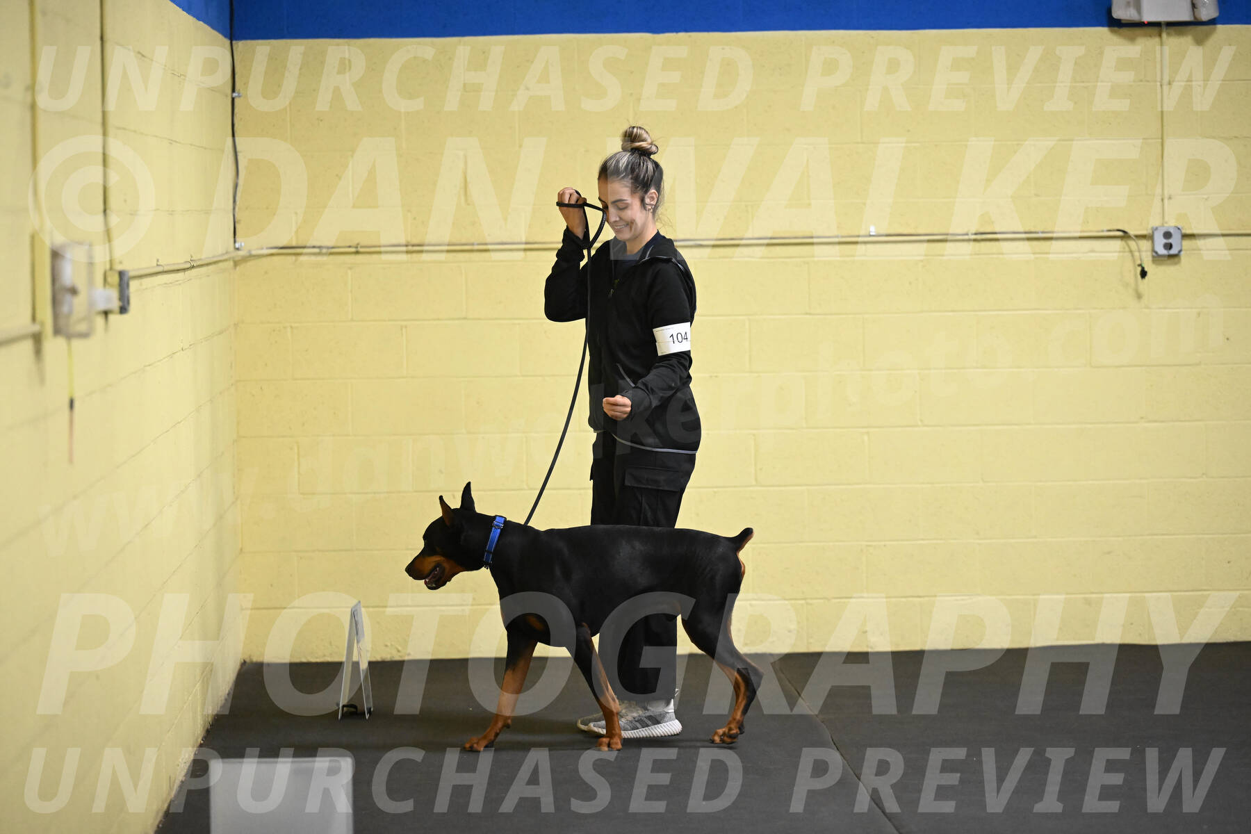 SAT104_0061