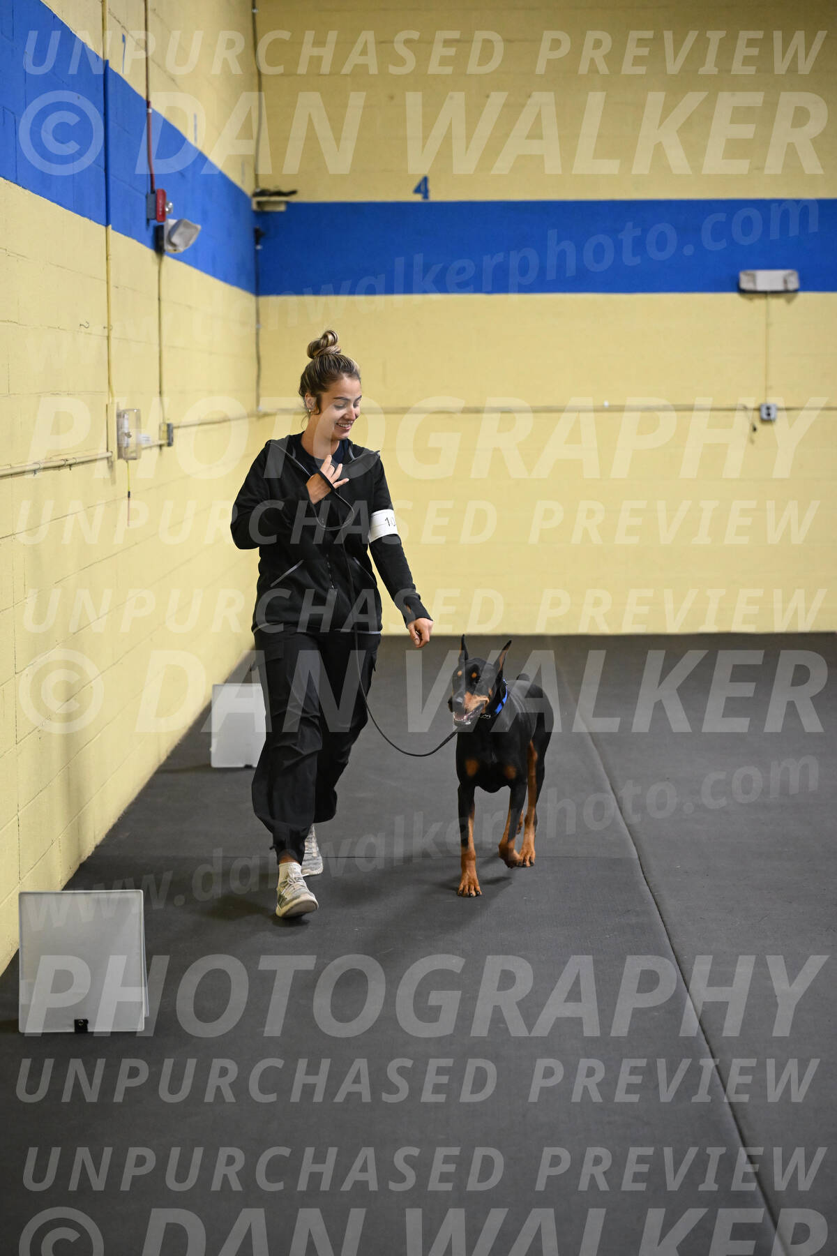SAT104_0093