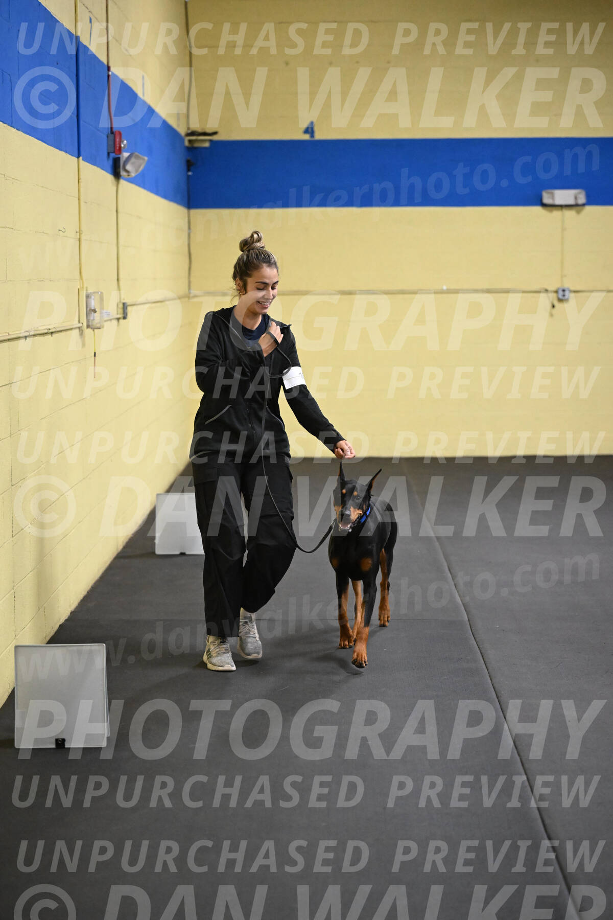 SAT104_0095
