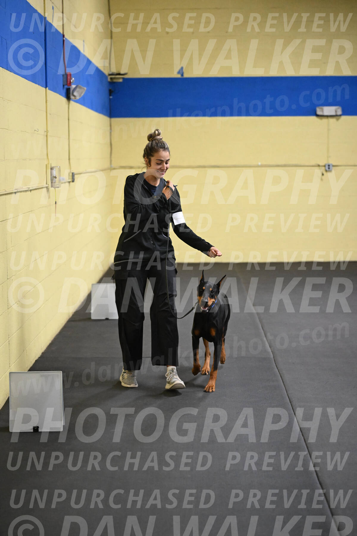 SAT104_0096