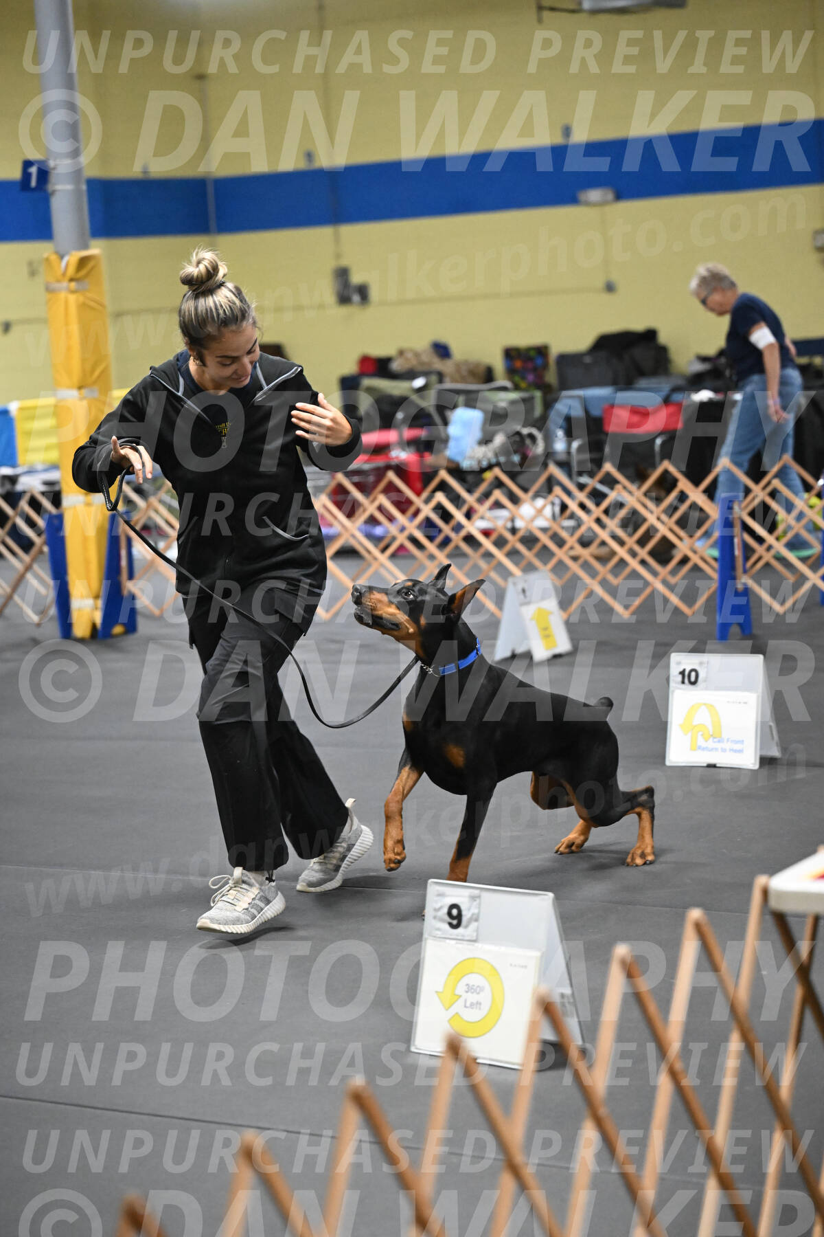 SAT104_0132