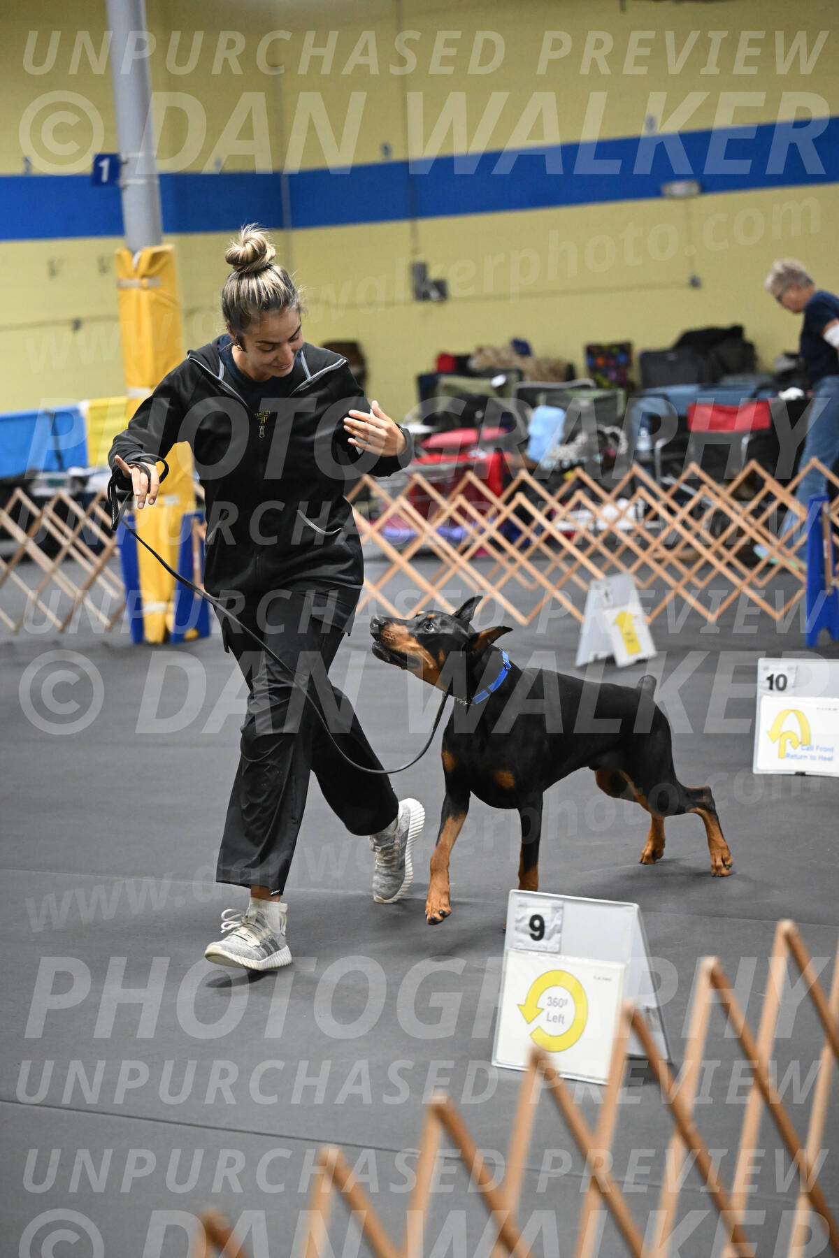 SAT104_0133
