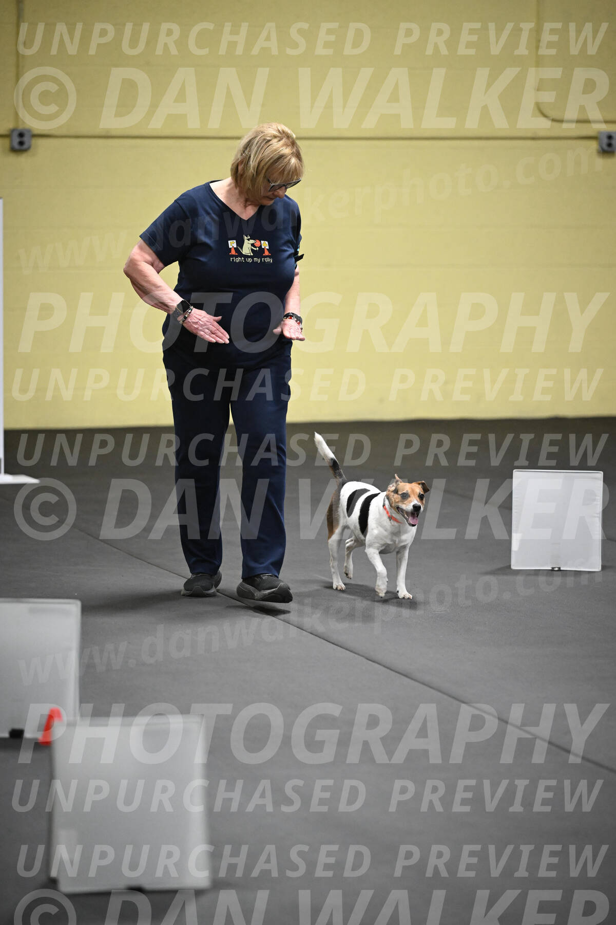 SAT701_0049
