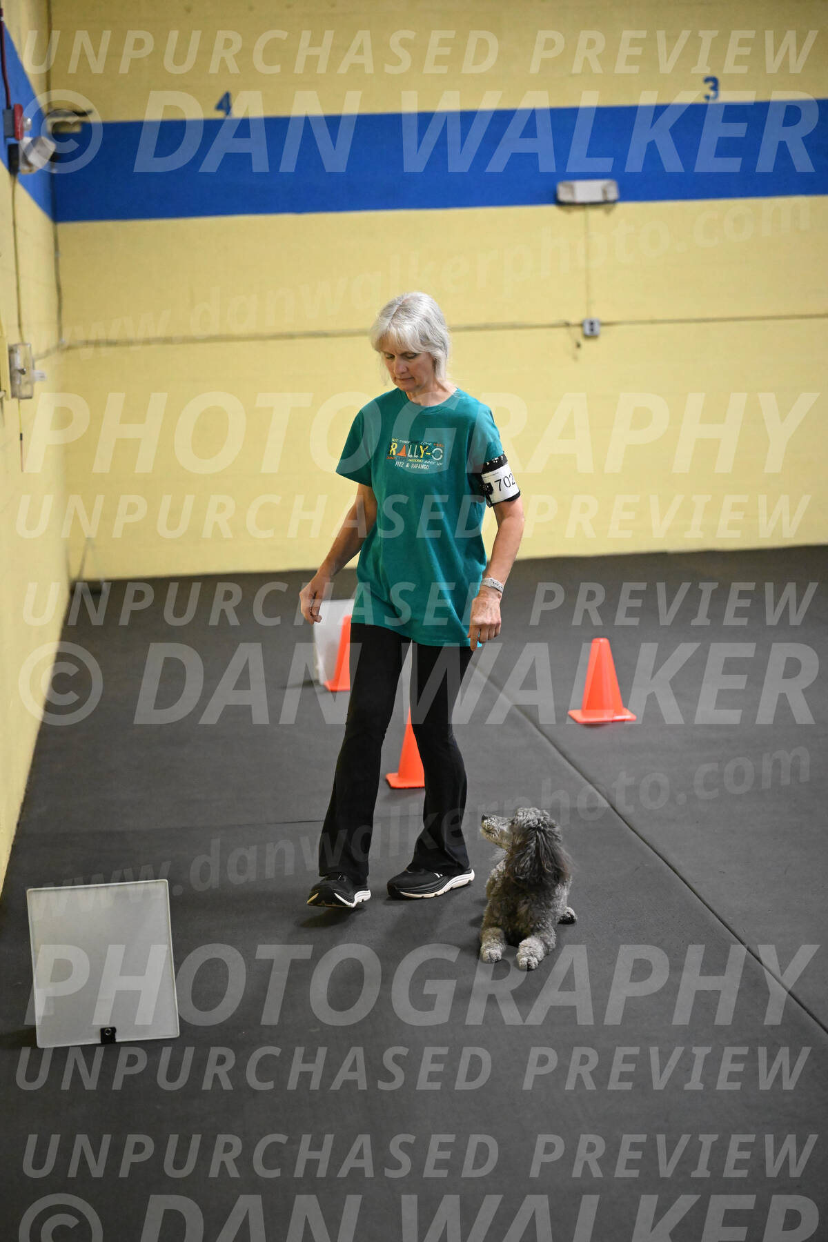 SAT702_0072