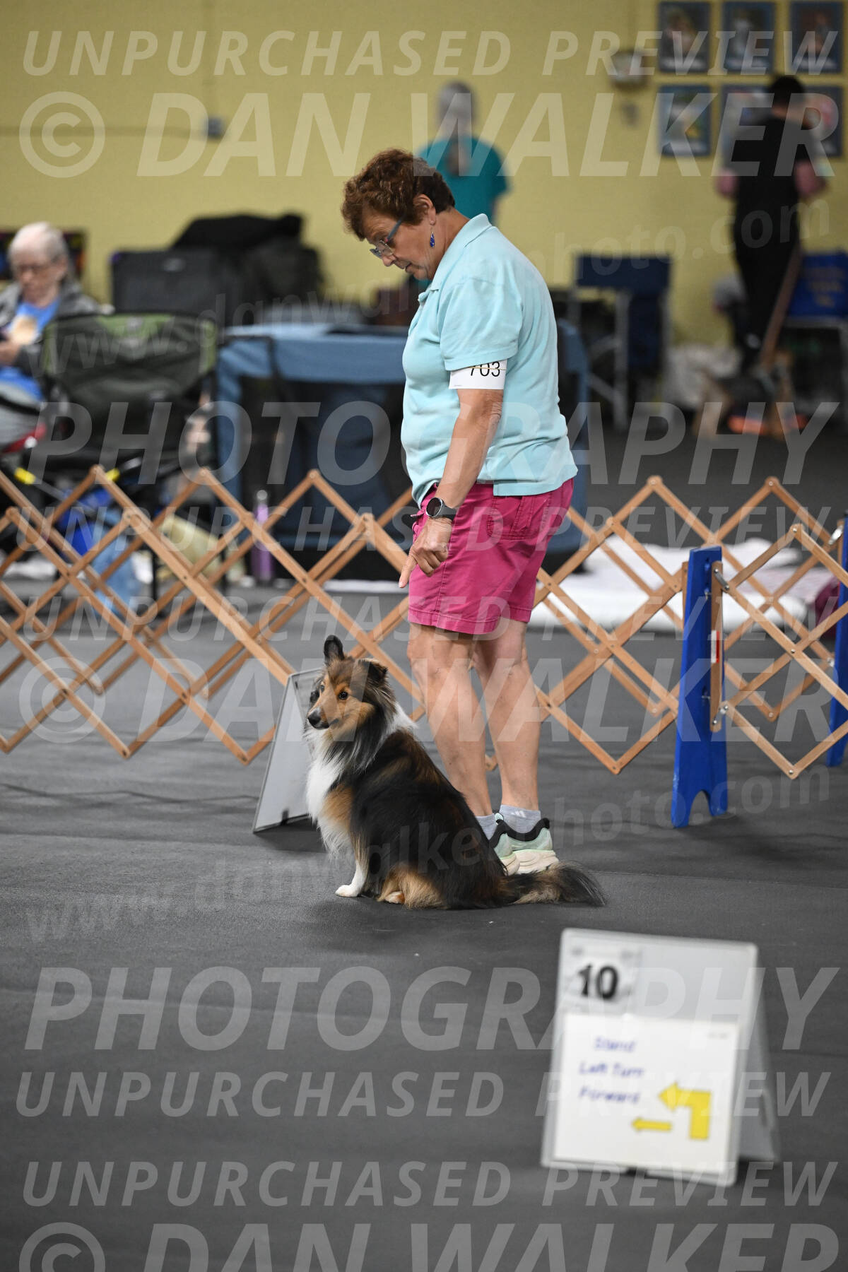 SAT703_0009