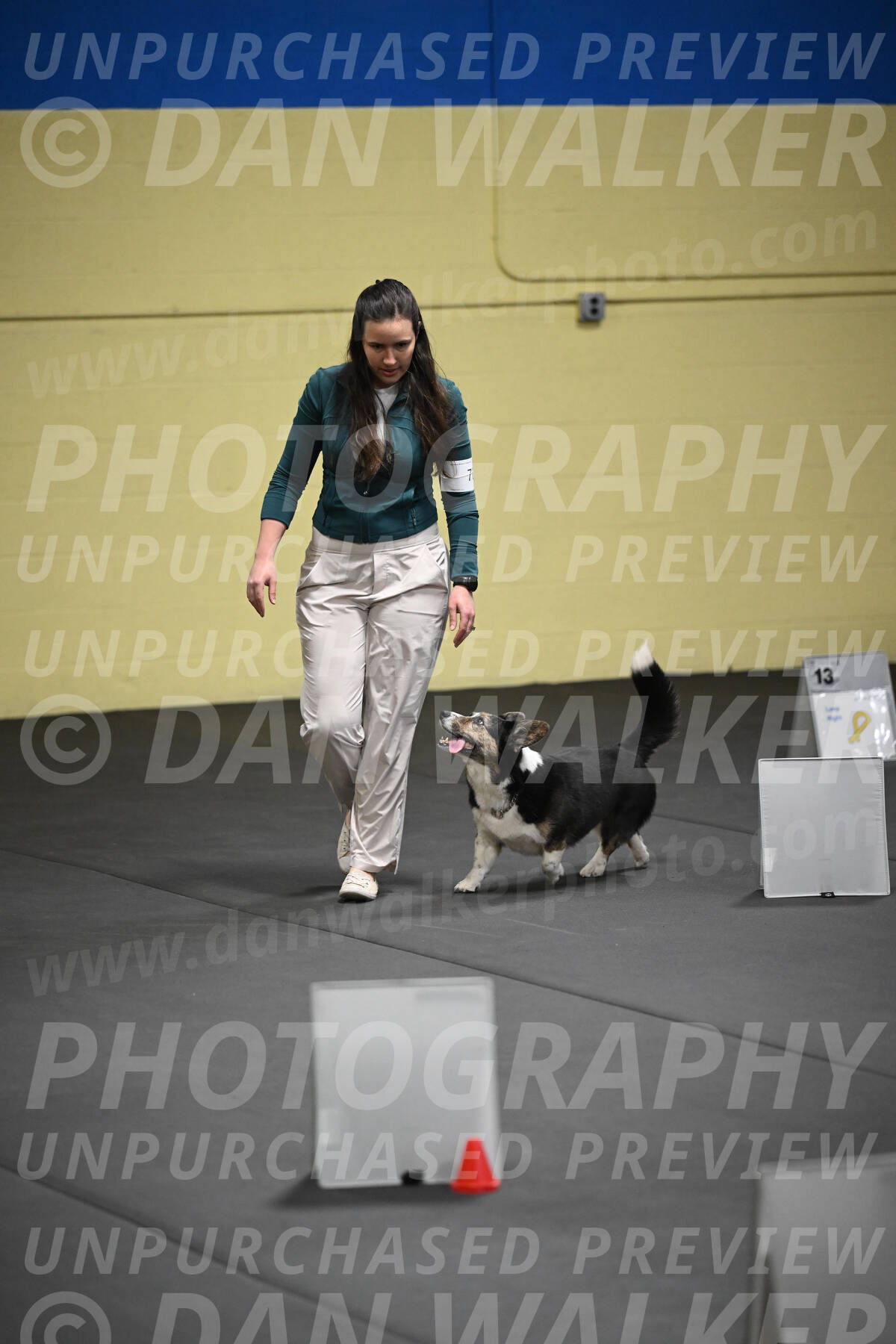 SAT704_0051