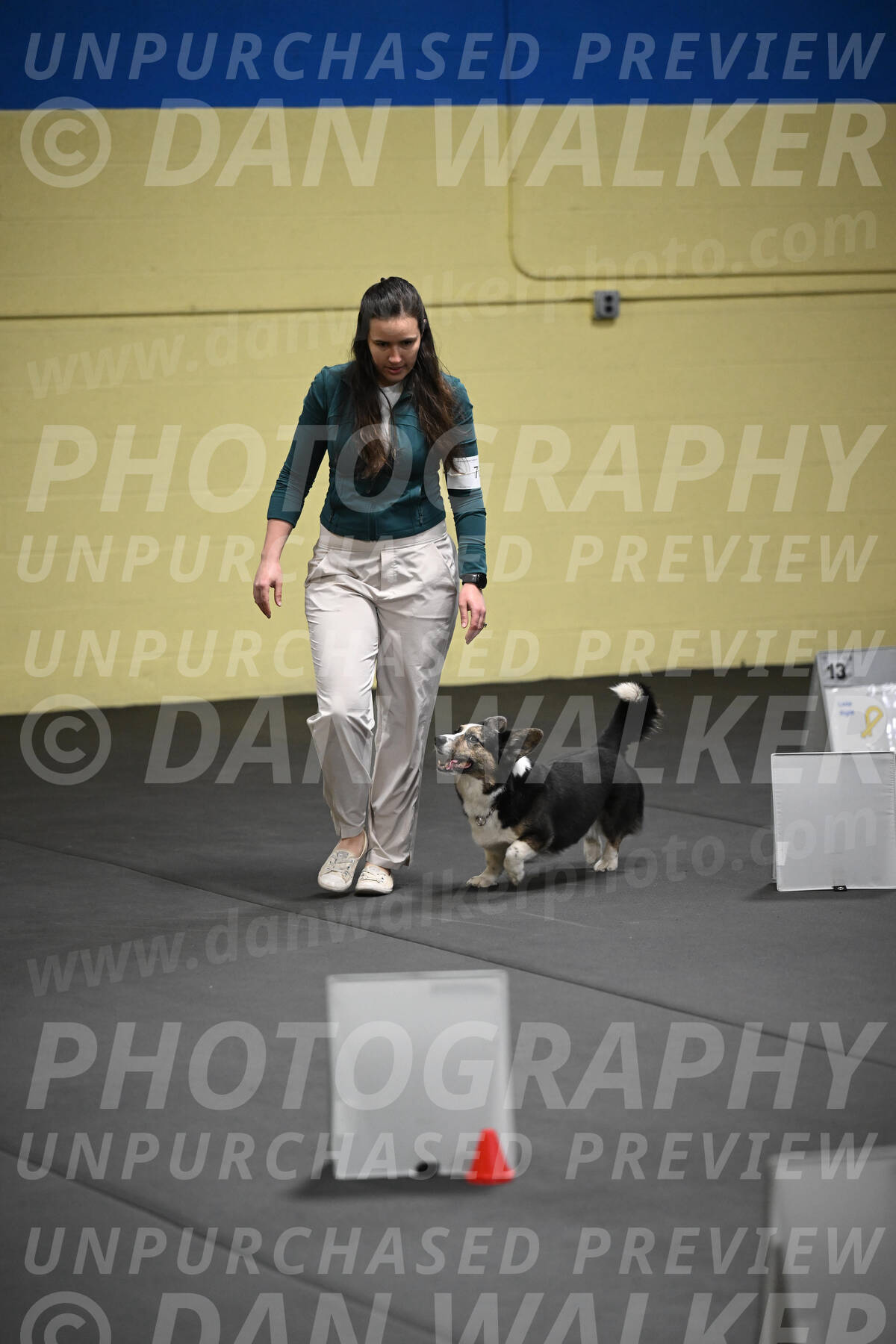 SAT704_0052