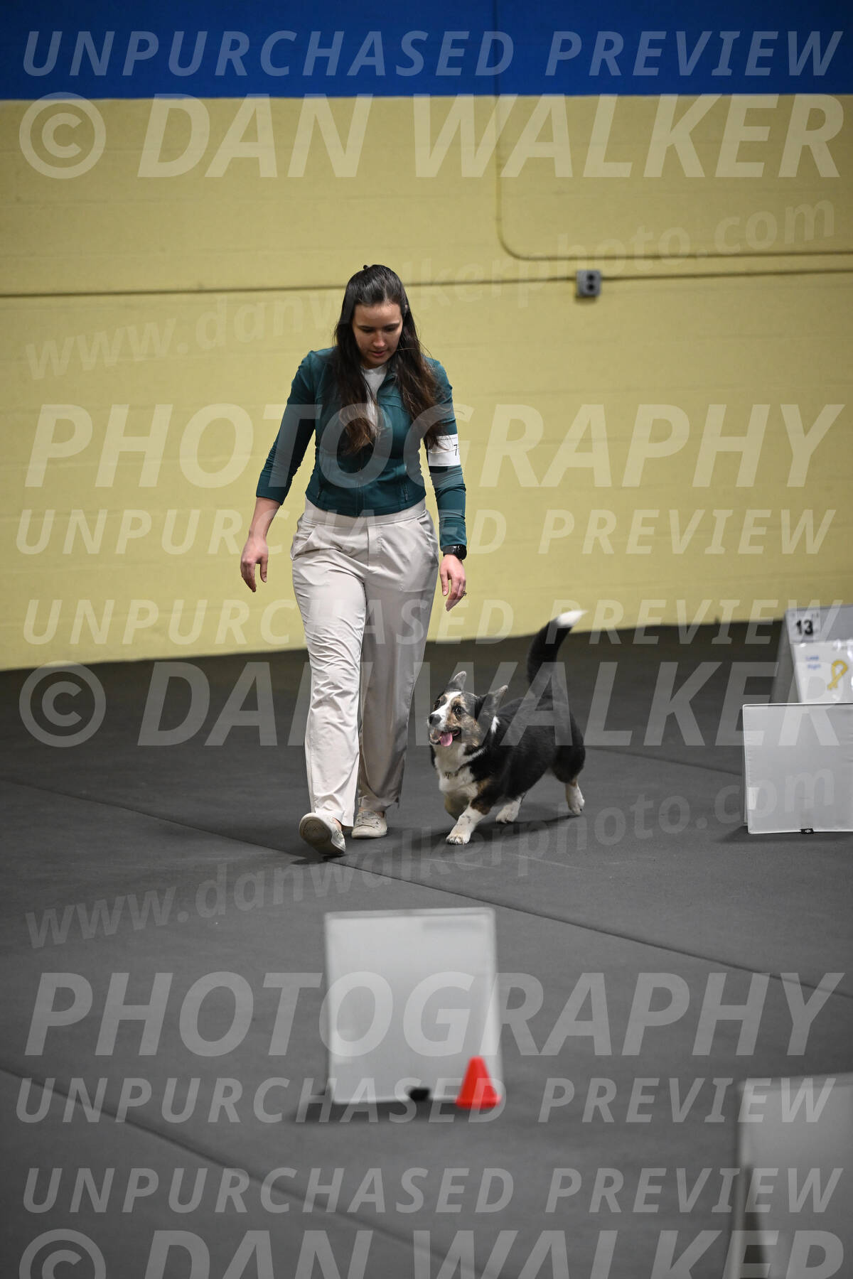 SAT704_0053