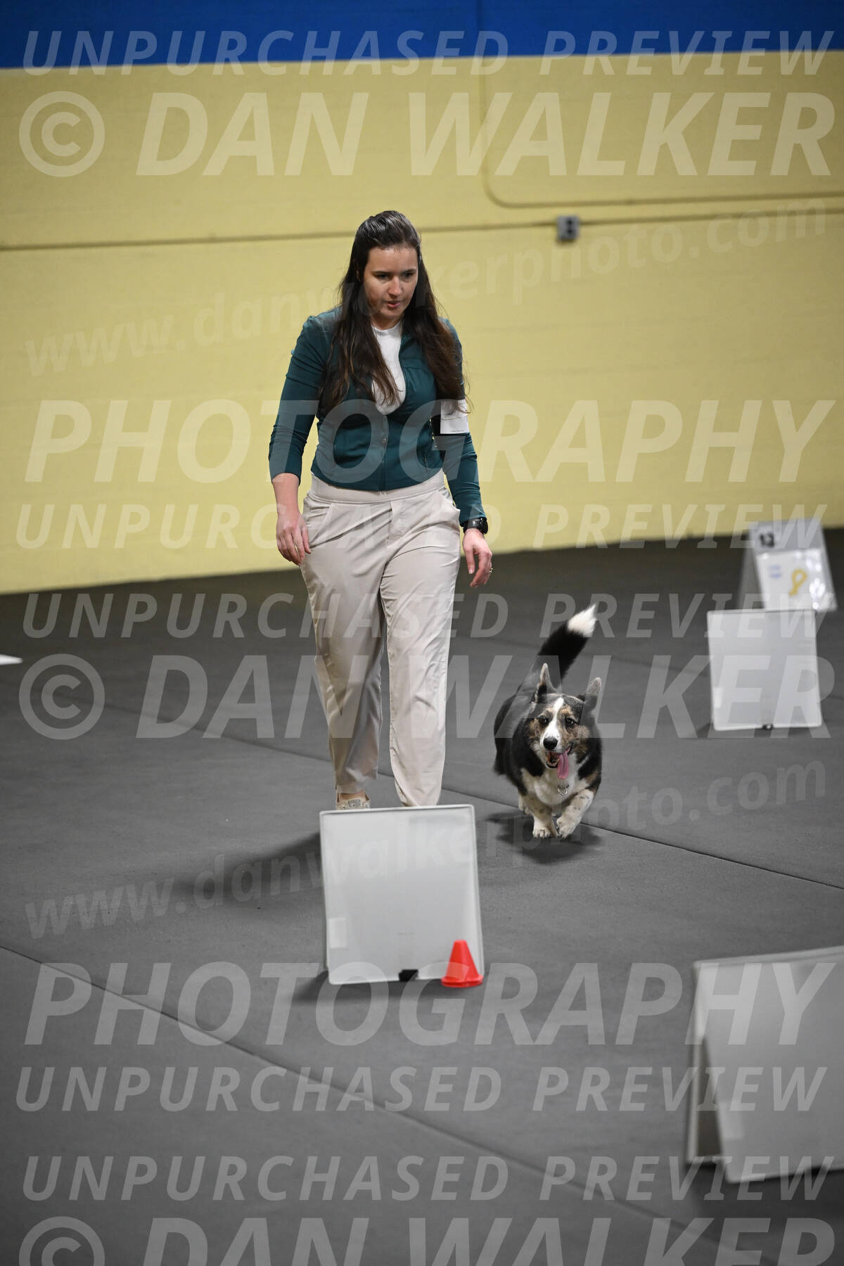 SAT704_0063