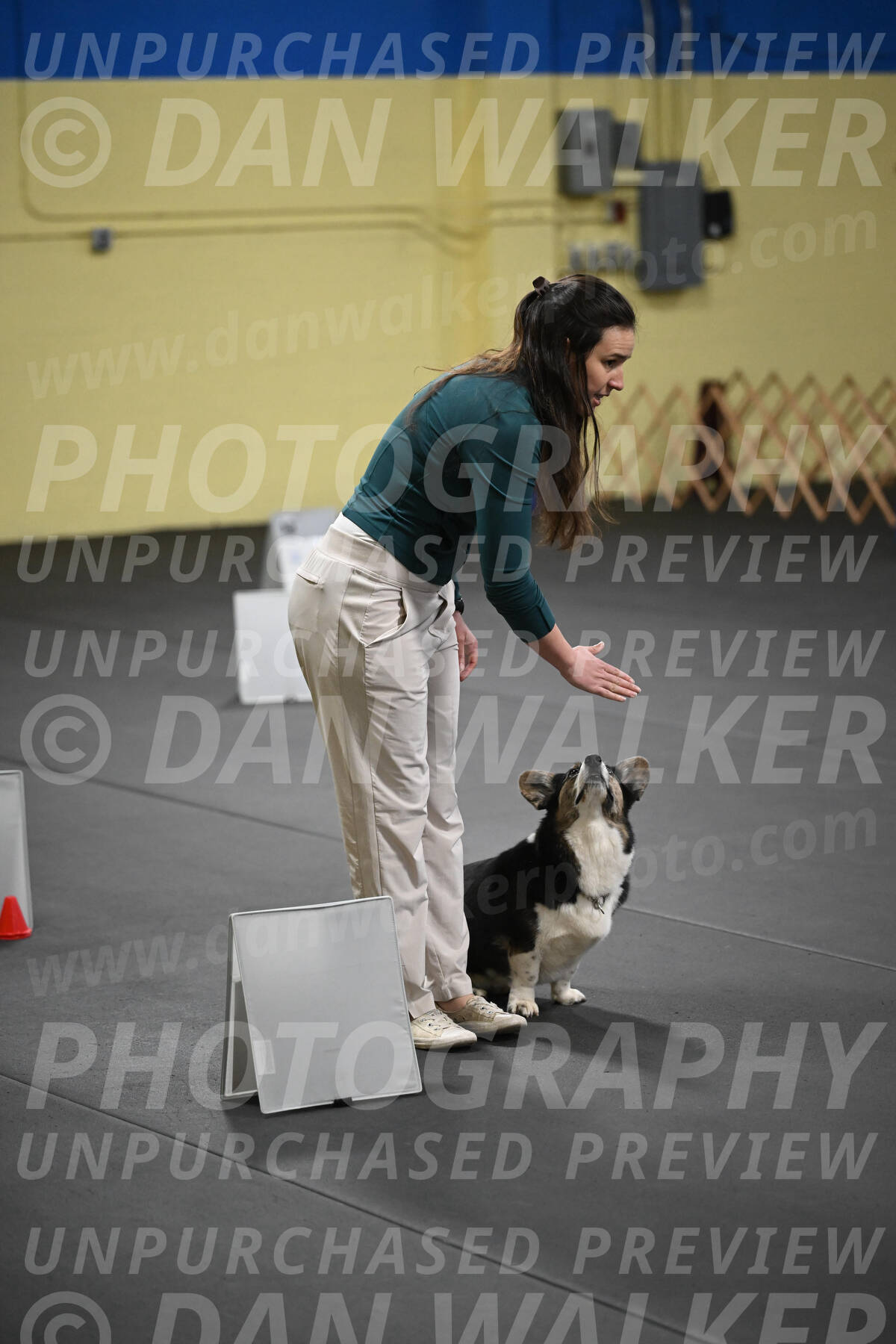 SAT704_0079