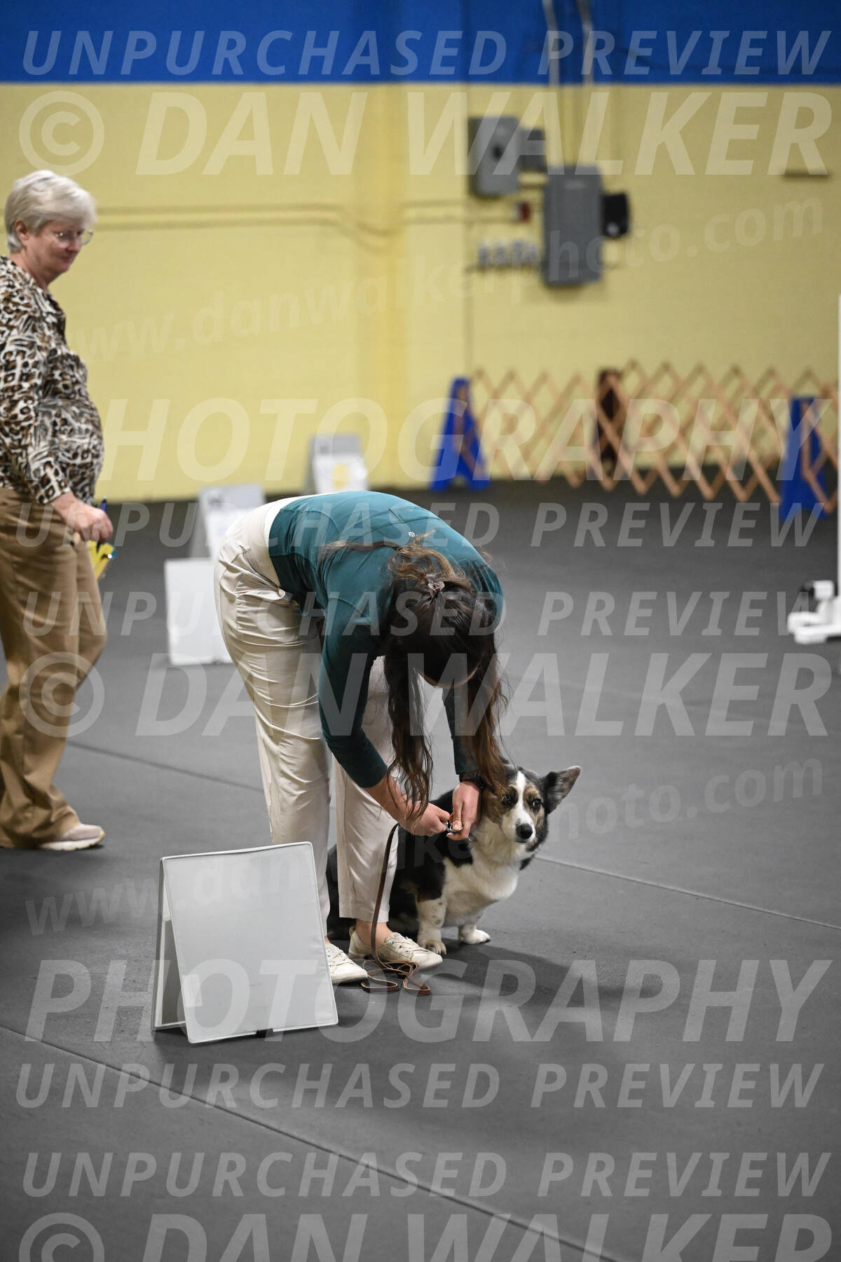 SAT704_0086