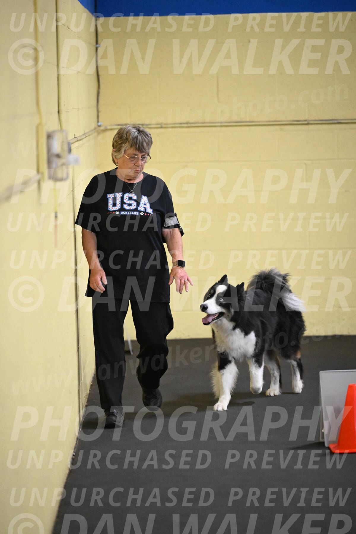 SAT711_0051