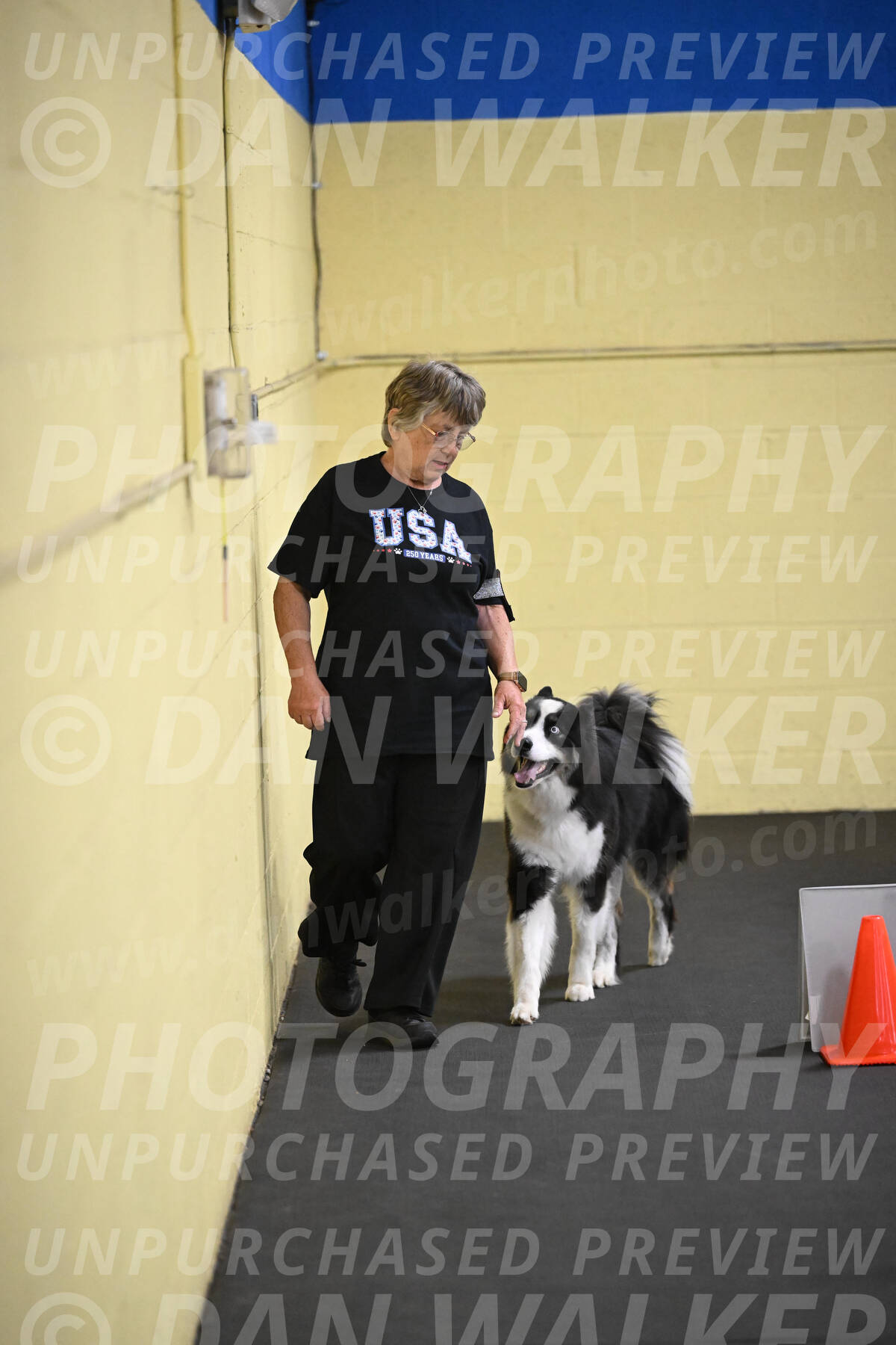 SAT711_0056