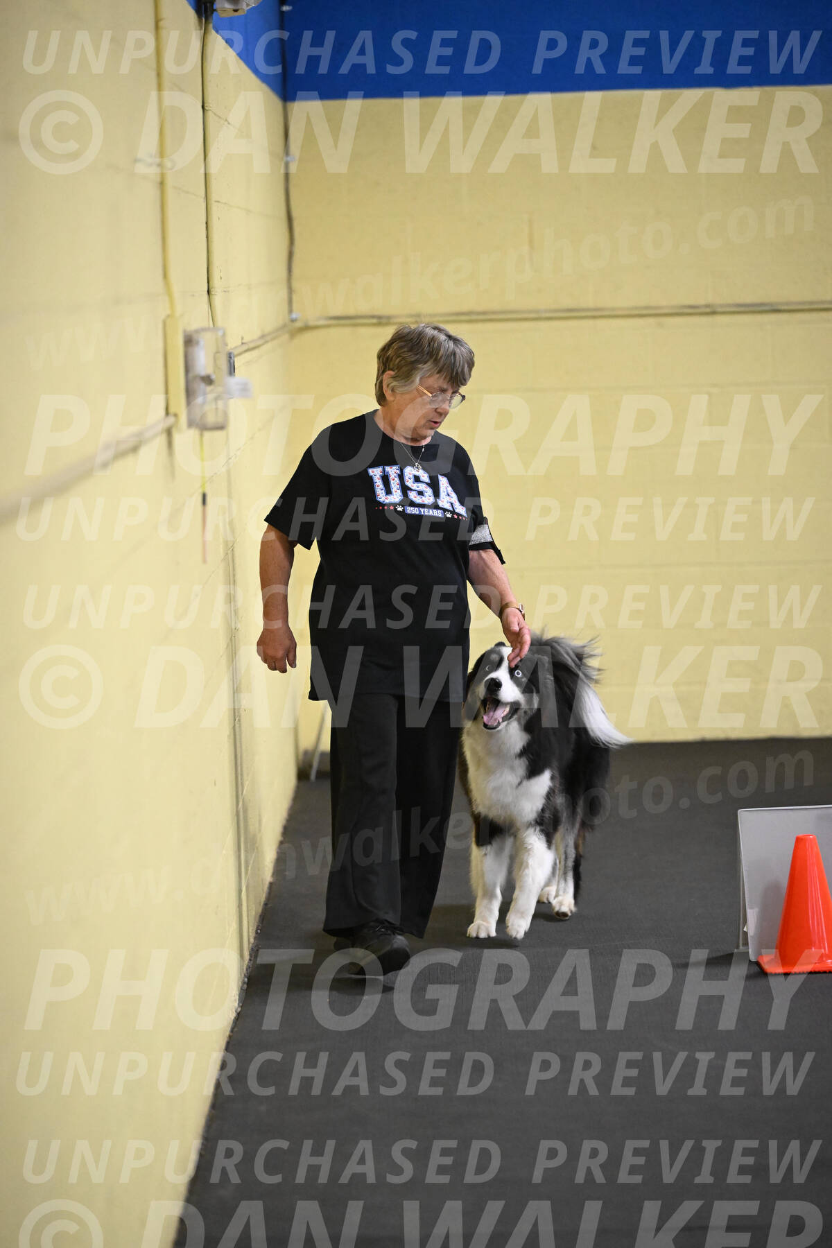 SAT711_0058